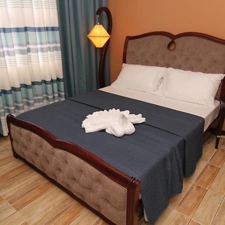 Charos Dormitel Hotell Dumaguete City Exteriör bild