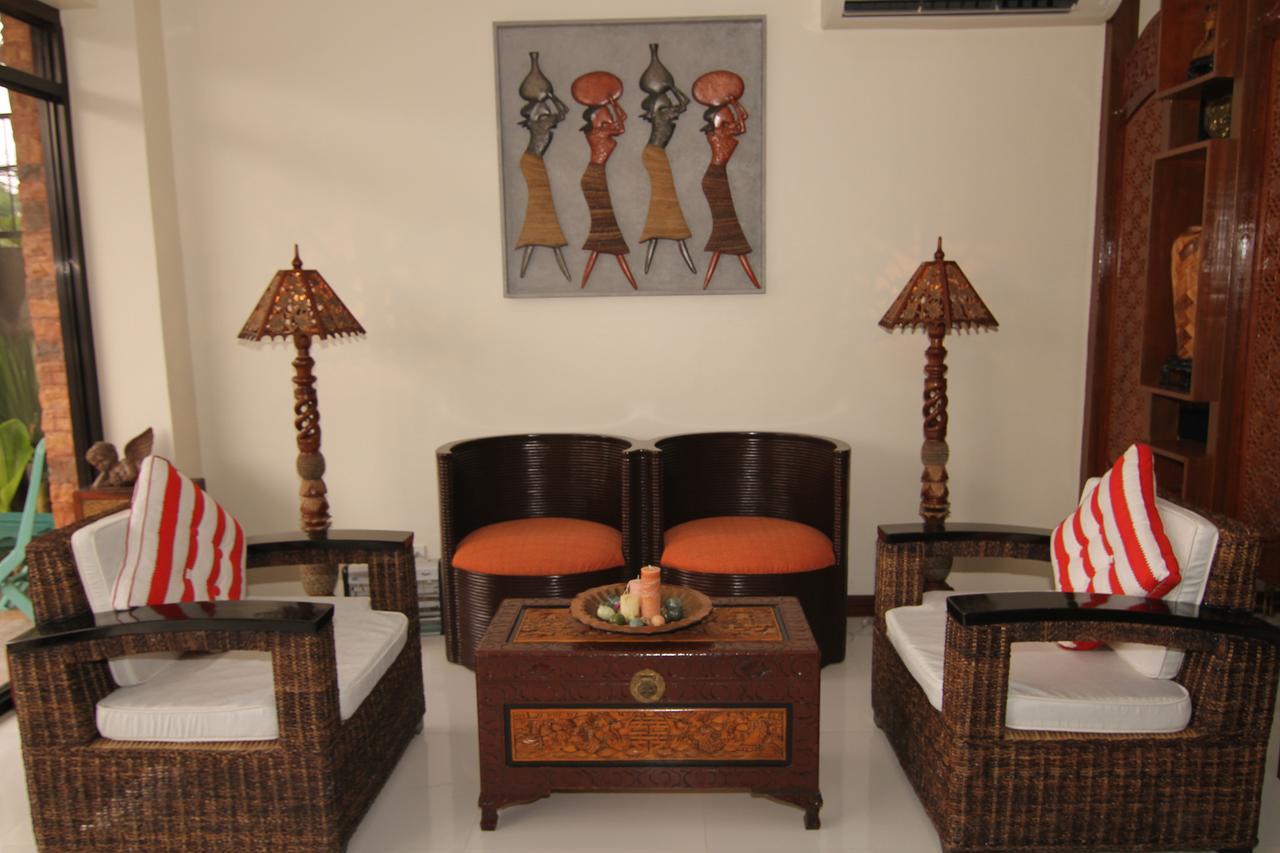 Charos Dormitel Hotell Dumaguete City Exteriör bild