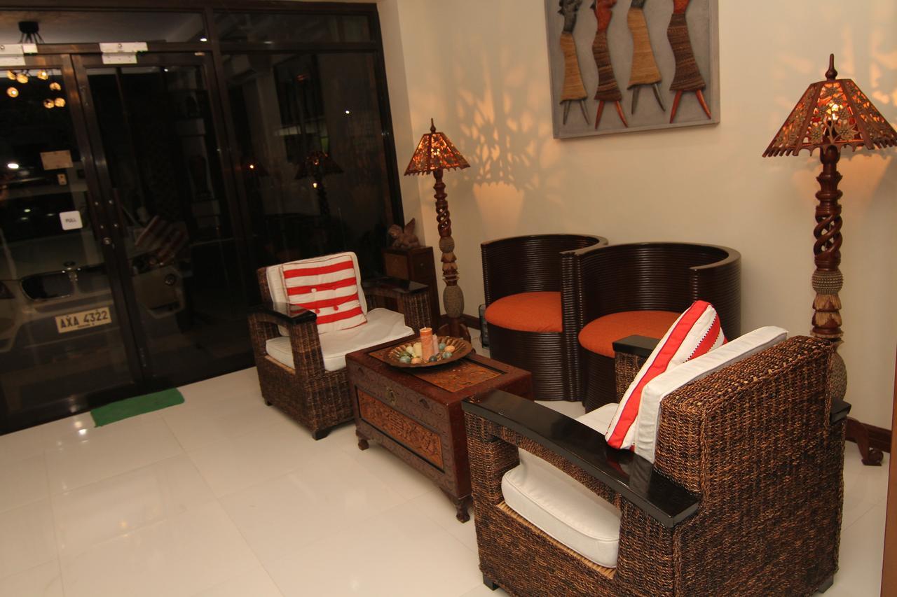 Charos Dormitel Hotell Dumaguete City Exteriör bild