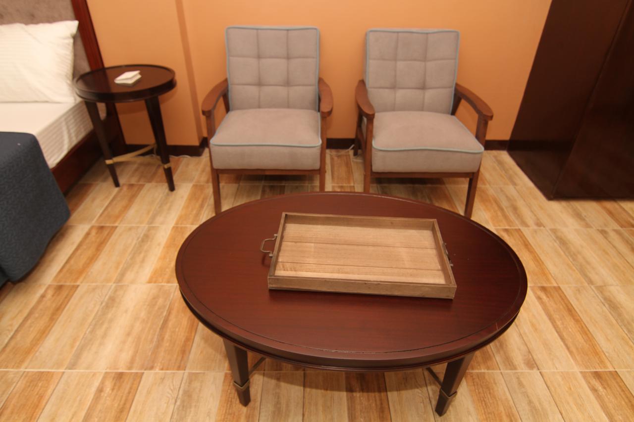 Charos Dormitel Hotell Dumaguete City Exteriör bild