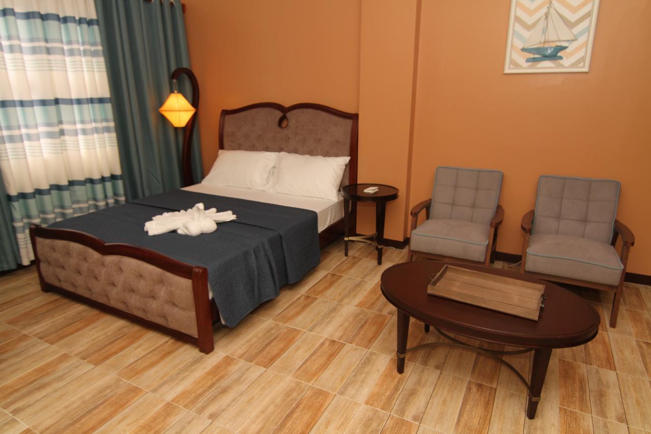 Charos Dormitel Hotell Dumaguete City Exteriör bild